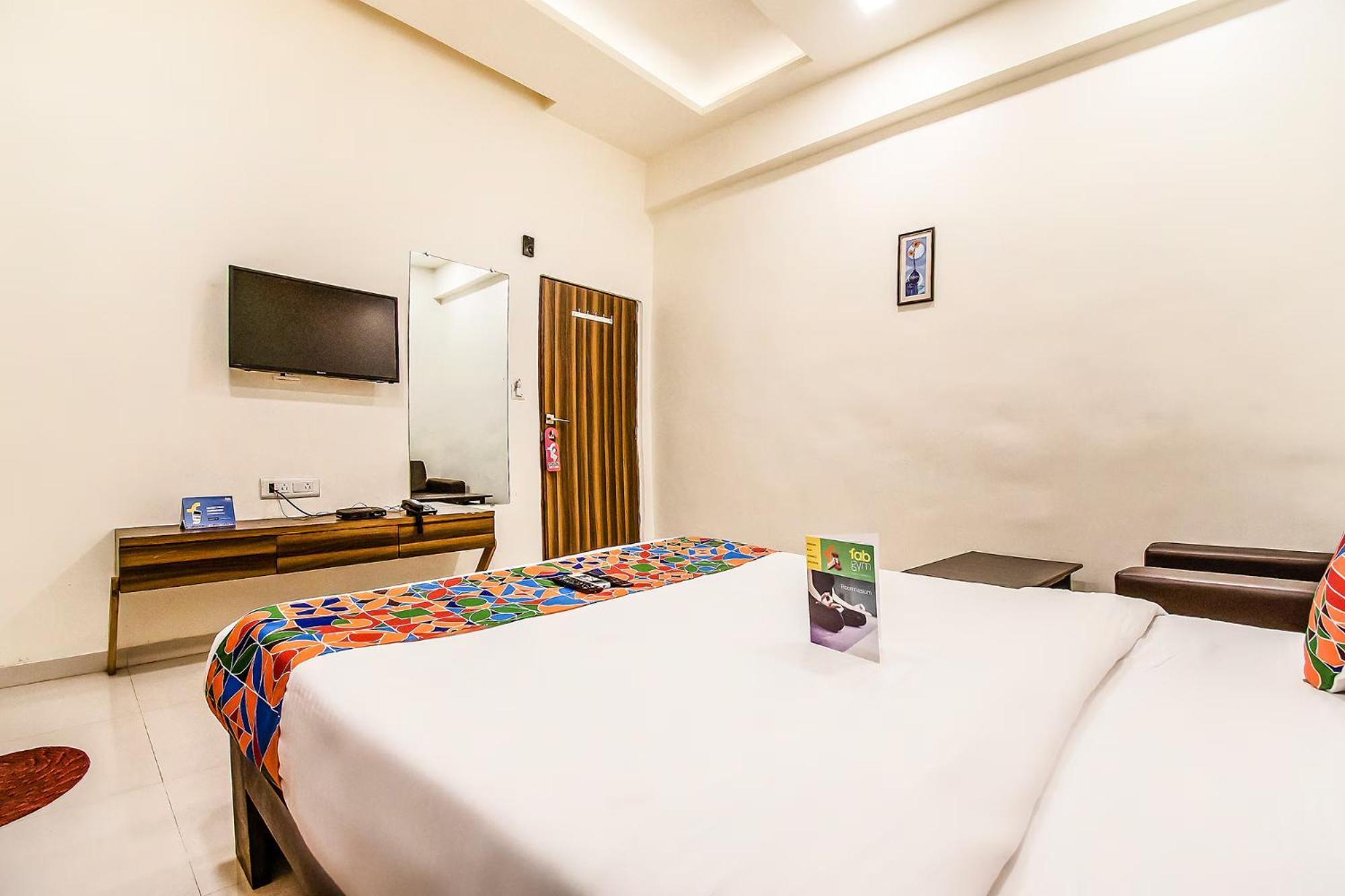 Fabhotel Maher Inn Ahmedabad Bagian luar foto