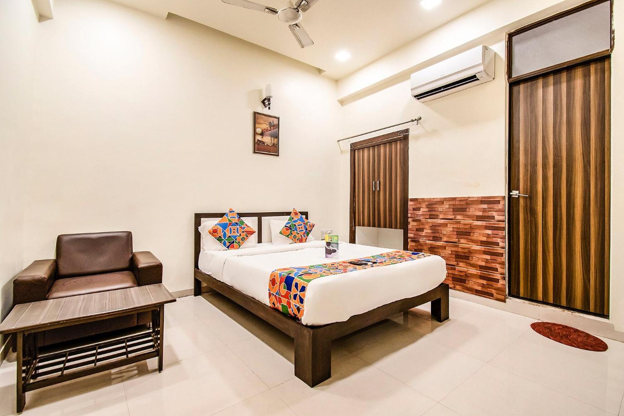 Fabhotel Maher Inn Ahmedabad Bagian luar foto